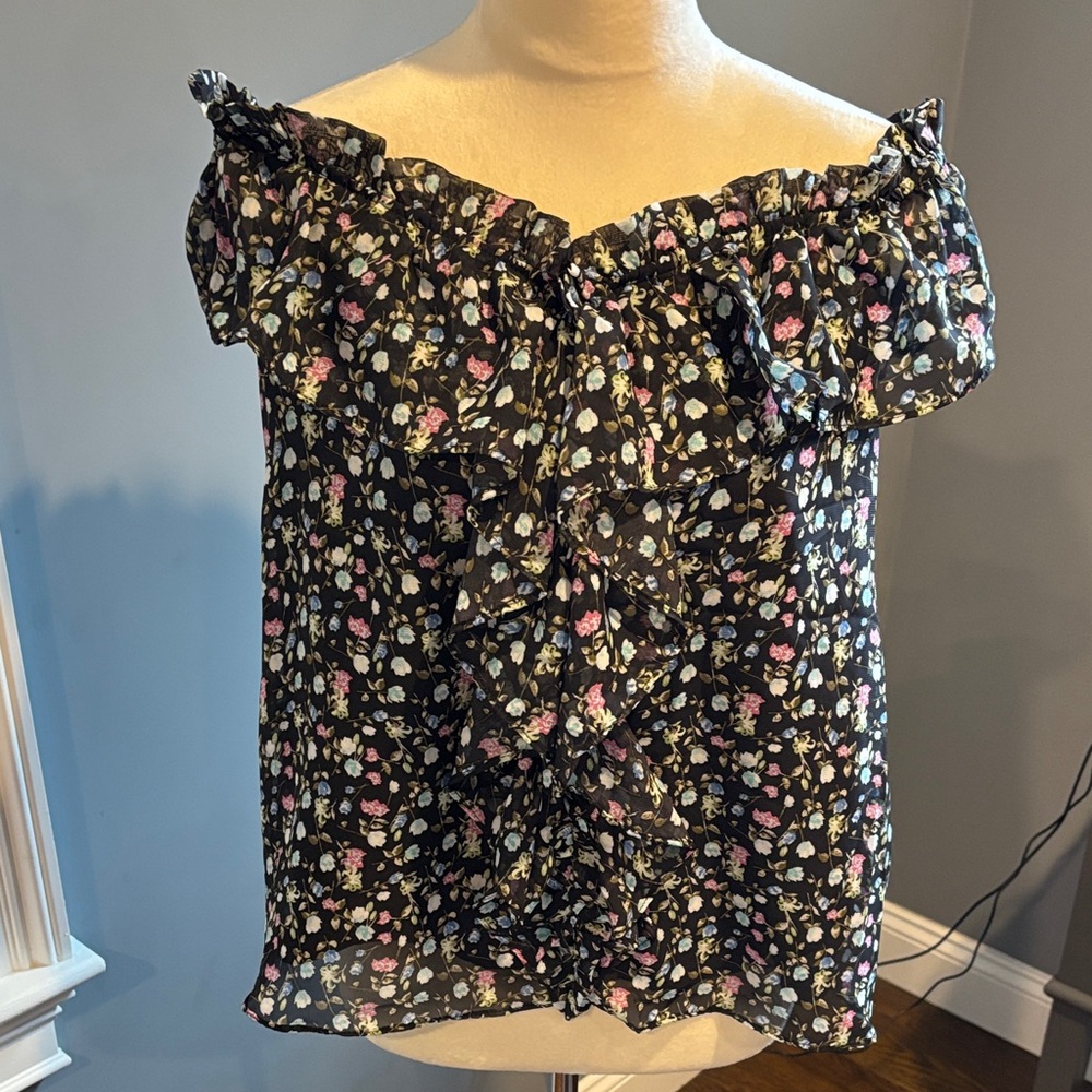 DO+BE Floral Ruffle Blouse - Black and Pink